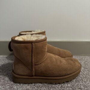 UGG Classic Mini in Chestnut